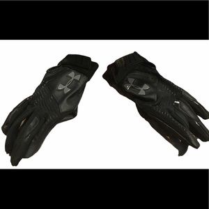 Size S Under Armor Black Baseball batting gloves